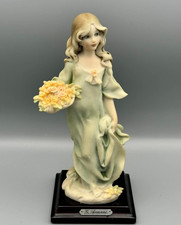 Statuina Giusseppi Armani
