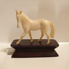 XX SECOLO SCULTURA PREGIATA IN