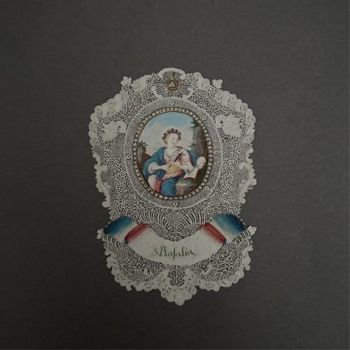 Canivet dentelle découpée