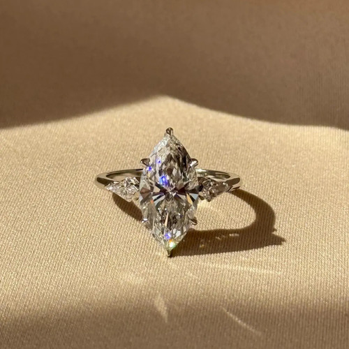 Anello tre pietre - tre, con