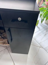 mobile cassa parruchiere nero con plexigls bianco con luce e cassetti