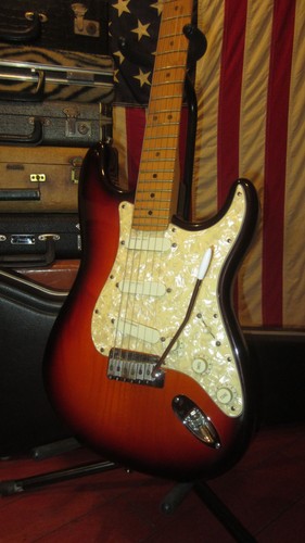 Fender strat plus sunburst - fender,