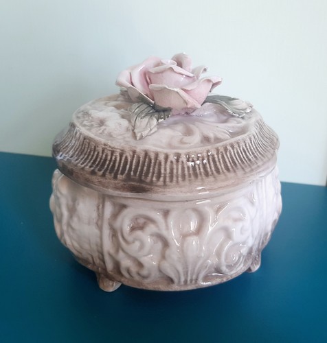 Contenitore ceramica con - in,