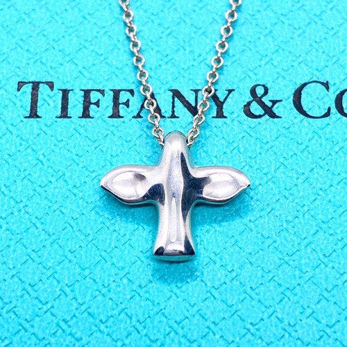 Collana con ciondolo croce