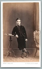 CDV Petit garçon au costume