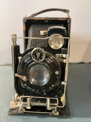 Antica macchina fotografica