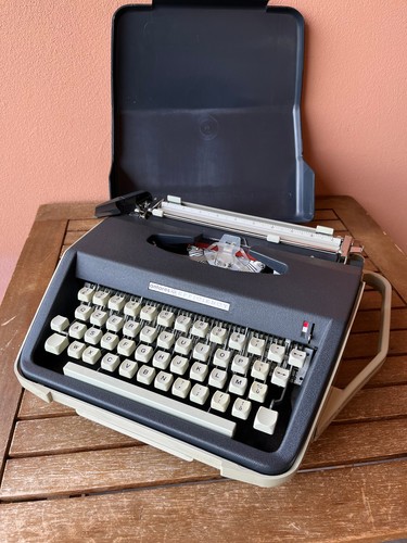 Macchina per scrivere vintage