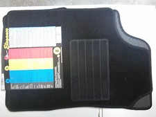 4 x TAPPETINO AUTO TAPPETO TAPPETI  UNIVERSALE TIPO MOQUETTE GOMMA ANTISCIVOLO