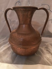 Antica anfora in rame, vaso