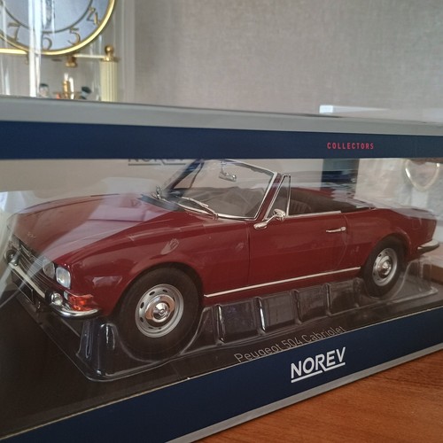 Peugeot 504 cabriolet rouge - 504,