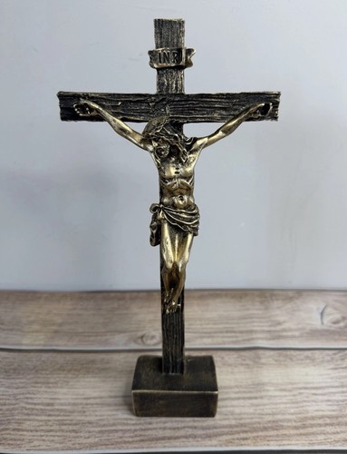 Statua croce crocifisso stile