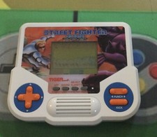 GIG TIGER ELECTRONIC STREET FIGHTER 2010 CONDIZIONI FOTO