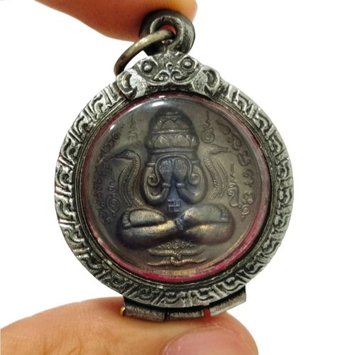 Auth phra pidta - phra,
