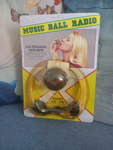 Vintage music ball maxell - music,