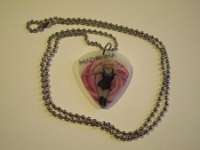 GC- CIONDOLO / COLLANA a forma