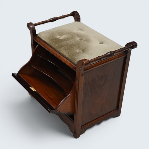 Antico sgabello pianoforte