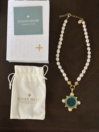 Collana perle con ciondolo - di,