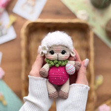 Carino peluche pecora