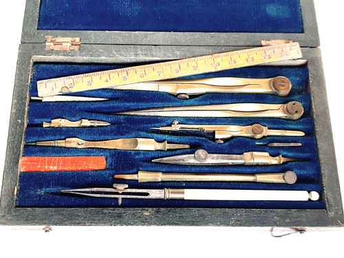 Ancienne boite compas - ancienne, en