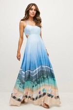 Karen Millen x Lydia Millen - Maxi abito con stampa scenica taglia 12 £319