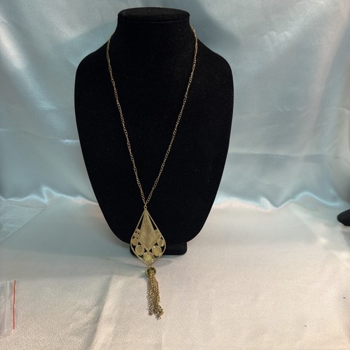Collana con ciondolo vintage
