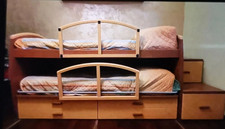 Letto a castello usato, in ottime condizioni. Dotato di 6 cassetti e scale