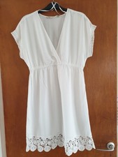 Caftano bianco Mantaray con bordo in pizzo ricamato, taglia media