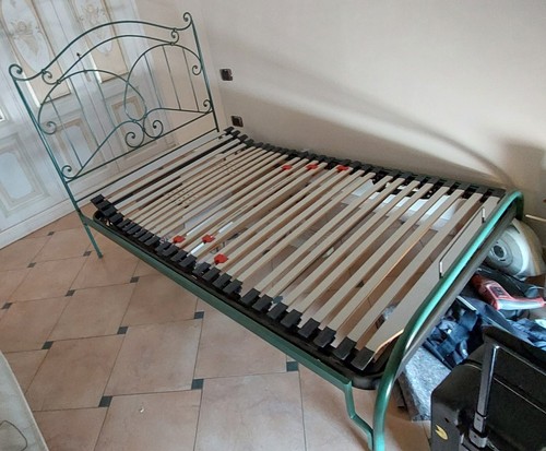 Letto con rete ortopedica