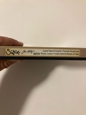 Poinsettia Sizzix Tim Holtz