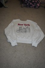 Abercrombie & Fitch New York City Graphic Cropped Sweatshirt – Gray – Size M