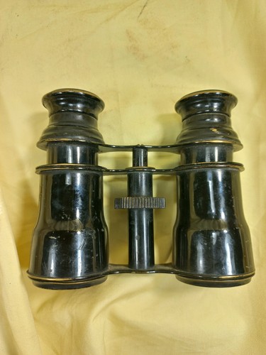 Binocolo antico della prima