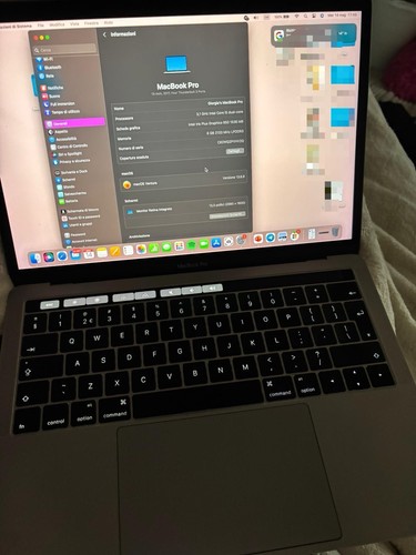 Macbook pro retina - retina, touchbar