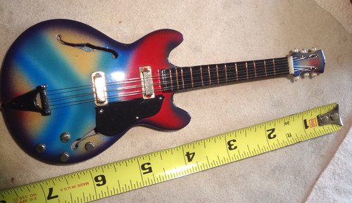 Chitarra miniatura - chitarra, in