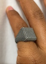 Anello Chevalier puntinato e