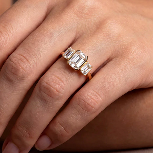 Anello con diamanti