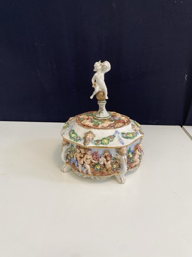 Centro tavola capodimonte - tavola, gv