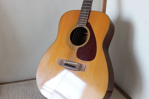 Chitarra acustica vintage