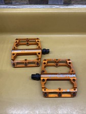 Pedali MTB Orange Deity Back