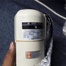 Servomotore MSM022Q2V usato