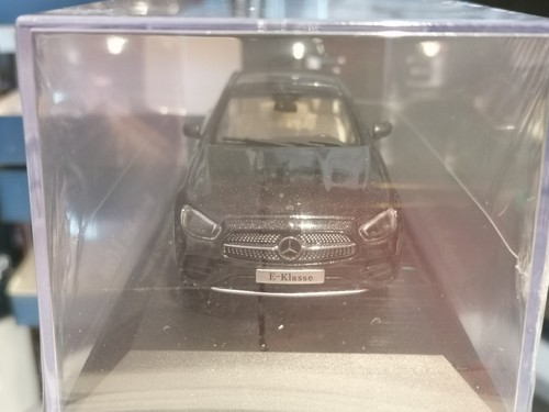 Iscale mercedes classe e - 1/43,