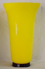 VASO a tromba giallo in vetro di Murano VENINI VENEZIA 1992