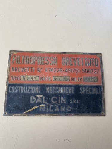 Insegna targa filtro pressa