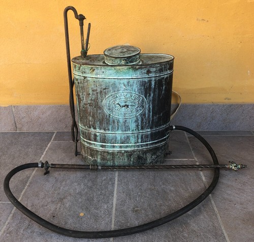 Antica pompa irroratrice - pompa,