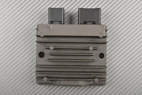 Regolatore raddrizzatore di - /,