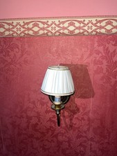 Applique classiche in ottone con paralume bianco | Classic Brass Wall Sconce 