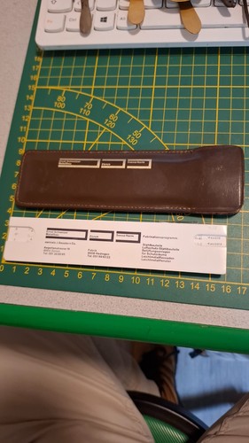 Piccolo regolo calcolatore con