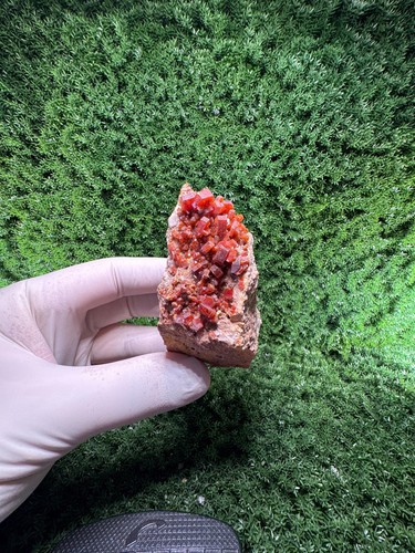 Vanadinite con esemplare - vanadinite,