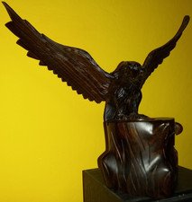AQUILA INTAGLIATA IN LEGNO