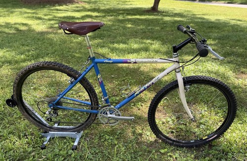 Vintage 1988 specialized - vintage,