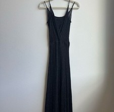 Abito lungo nero con spalline